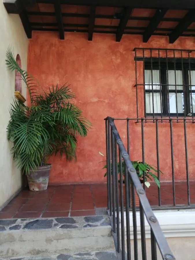 La Villa Antigua Bed and Breakfast