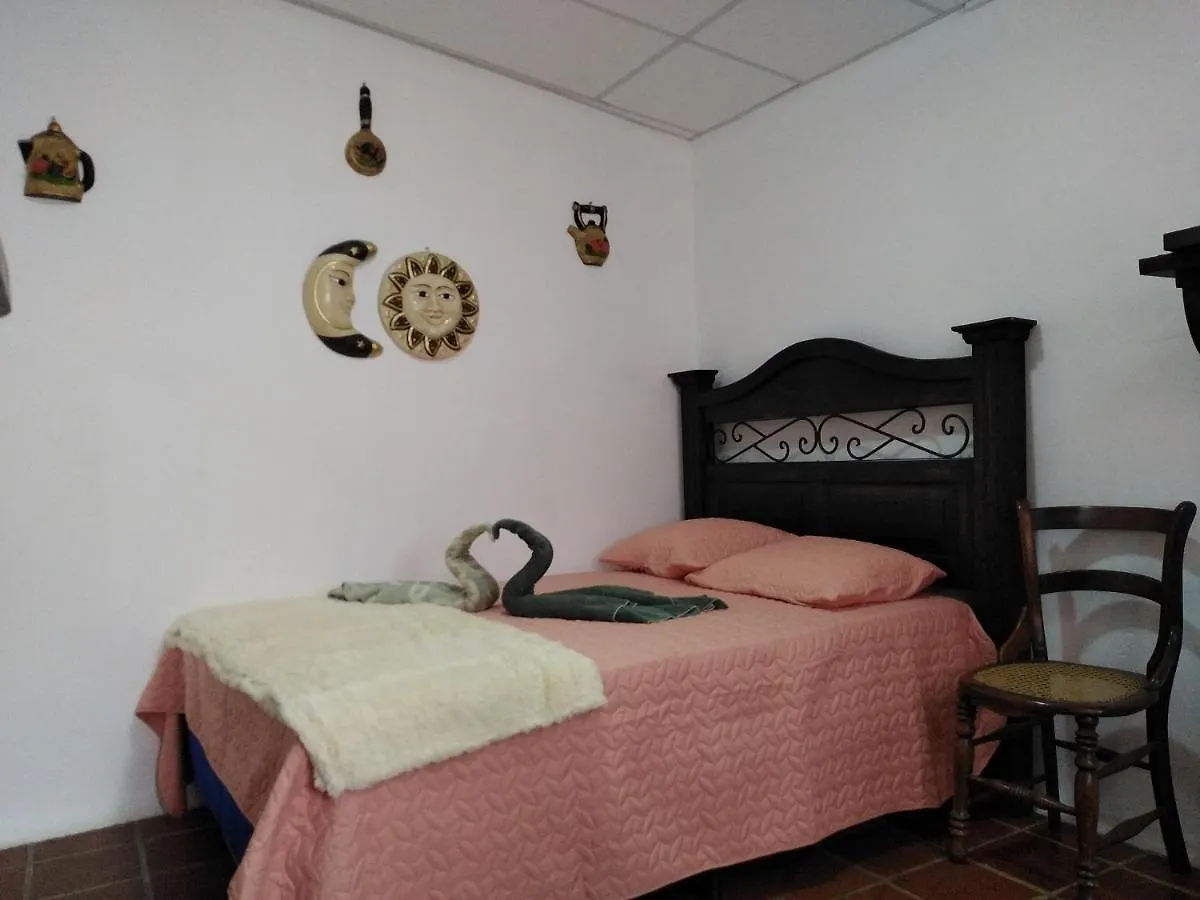 La Villa Antigua 0*,