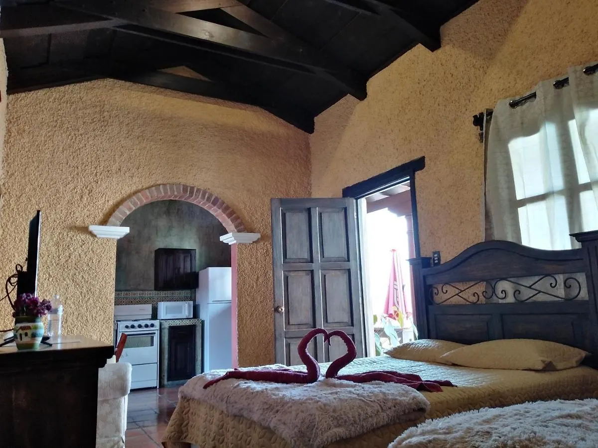 La Villa Antigua 0*,